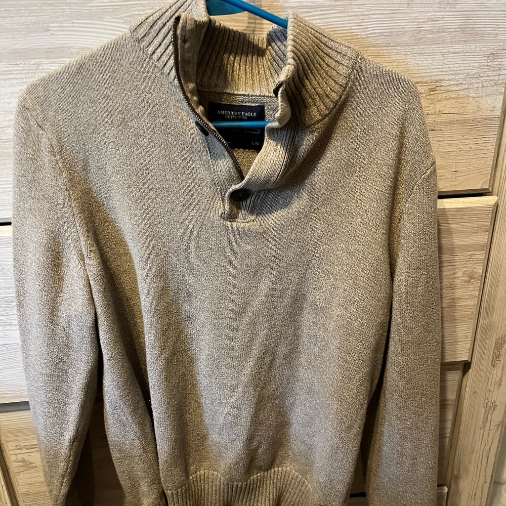 American Eagle sweater